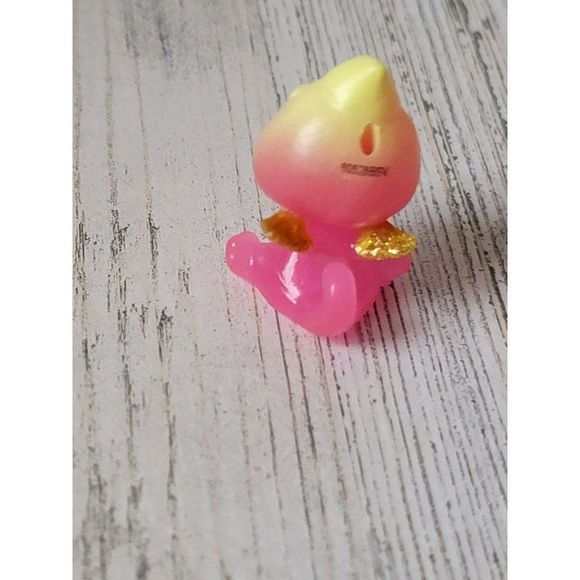 SML pink Camelion lizard Hatchimals glitter Wing mini toy figure - Picture 3 of 4